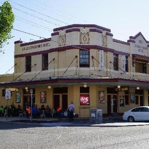 Sir Joseph Banks Hotel