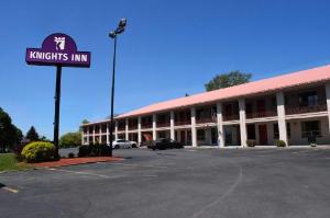 Knights Inn Oswego East, Oswego