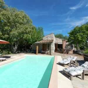 Cozy Holiday Home in Saint-Alban-Auriolles with Private Pool