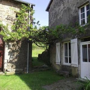 Attractive Holiday Home in Chargey-les-Port with Garden