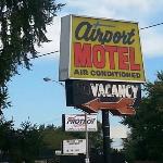 Hotels near Marble Bar Detroit - Airport Motel