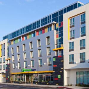 Holiday Inn Express North Hollywood - Burbank Area an IHG Hotel