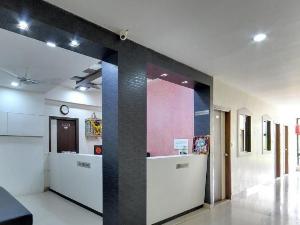 Skylon Hotel, Gandhinagar