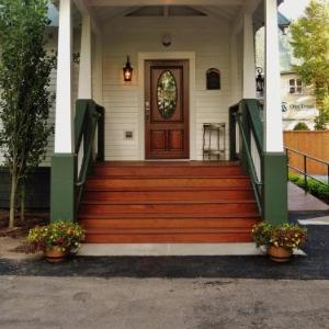 Jackson Hole Center For The Arts Hotels - Huff House Inn and Cabins