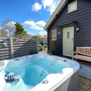 Saving Grace with private hot tub