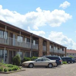 Scottish Inn & Suites - Eau Claire