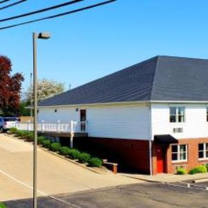 Hotels near Performing Arts Center at Kent State Tuscarawas - Berlin Heritage Inn