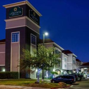 Hotels near Casa Blanca Ballroom Laredo - La Quinta Inn & Suites by Wyndham Laredo Airport