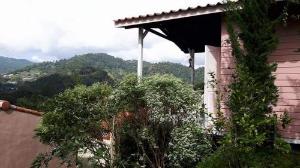 Flora Hill Pongyang Resort, Lamphun