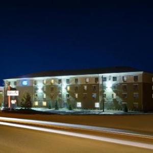 Pomeroy Inn and Suites Vermilion