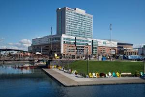Buffalo Marriott at LECOM HARBORCENTER, Buffalo