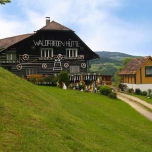 Holiday Home Waldfriedenhütte