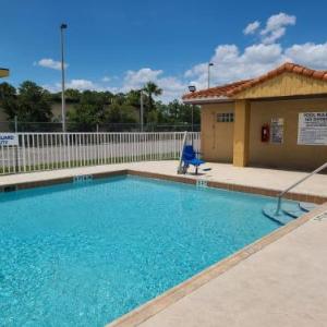 Quality Inn & Suites Orlando East - UCF Area