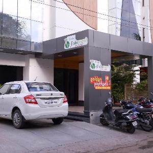 Hotel Palm View Residency