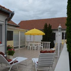 Henrietta - Violetta Apartman