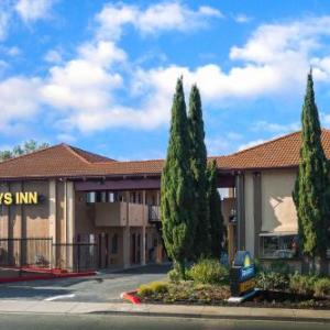 Hotels near Greek Theatre Berkeley - Days Inn by Wyndham Pinole Berkeley