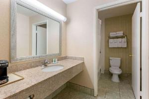 Quality Inn & Suites Oceanside Near Camp Pendleton, Oceanside