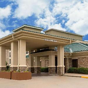 Hotels near Rapides Parish Coliseum - Super 8 by Wyndham Alexandria LA