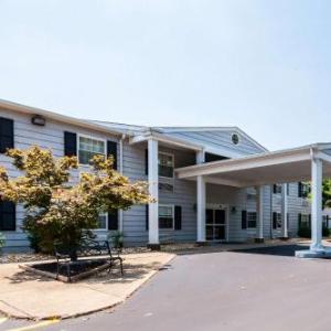 Hotels near Calvert Marine Museum - Quality Inn Solomons - Beacon Marina