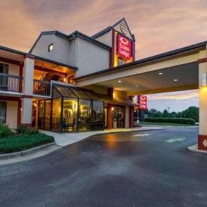 Dorton Arena Hotels - Econo Lodge South Garner