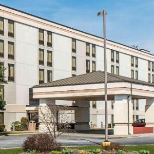 Pitt-Johnstown Sports Center Hotels - Comfort Inn & Suites