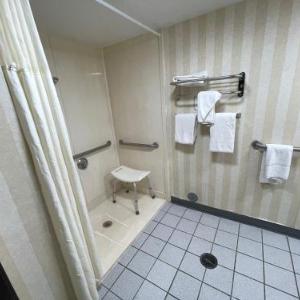 Quality Inn & Suites North Gibsonia