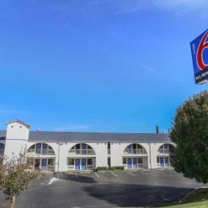 Loretta Lynns Ranch Hotels - Motel 6-Dickson TN