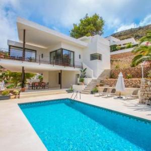 Laja - panoramic hillside holiday house in Moraira