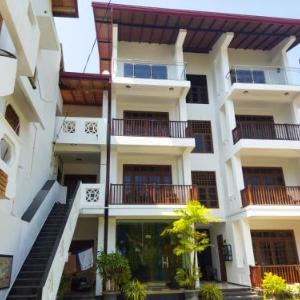 Shanika Beach Inn