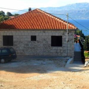 Apartments with parking space Splitska Brac - 2867