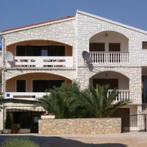 Apartments with parking space Novalja Pag - 4128