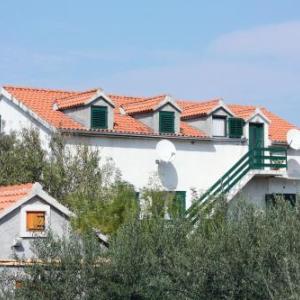 Apartments by the sea Mirca Brac - 5655