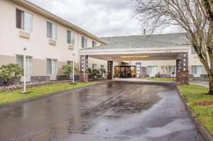 Comfort Suites Near Vancouver Mall, Vancouver