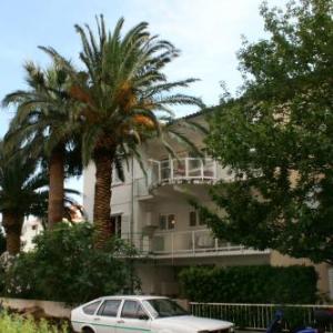 Apartments and rooms with parking space Makarska - 6644