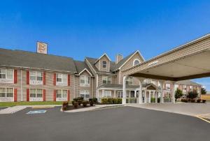 Red Roof Inn & Suites Knoxville East, Knoxville
