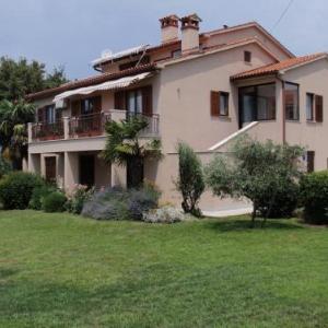 Apartments with parking space Presika Labin - 7390