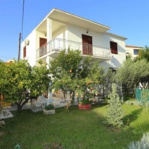 Apartments with parking space Trogir - 10337