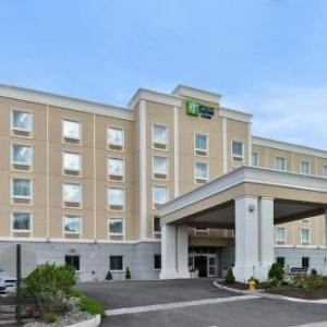 Hotels near Paramount Hudson Valley Theater - Holiday Inn Express & Suites Peekskill-Lower Hudson Valley