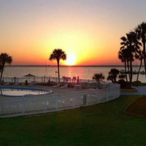 Hotels near Brownsville Church Pensacola - Quality Inn & Suites on the Bay near Pensacola Beach