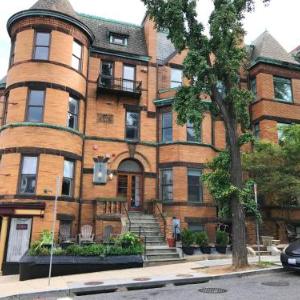 Hotels near Songbyrd Music House and Record Cafe - HighRoad DC
