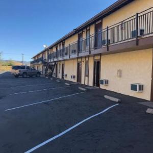 Golden Hills Motel