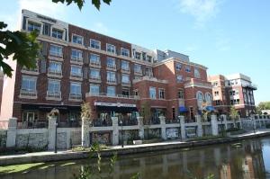 Hotel Indigo Naperville Riverwalk, an IHG Hotel, Naperville