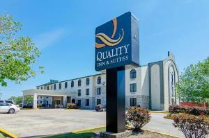 Quality Inn & Suites Near Tanger Outlet Mall, Gonzales