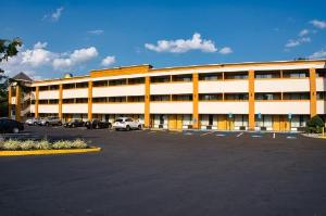 Days Inn by Wyndham Alexandria, Alexandria