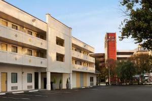 Hotel Bo, a Days Inn by Wyndham Chattanooga Downtown, Chattanooga
