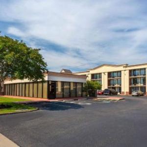 Days Inn by Wyndham Hampton Near Coliseum Convention Center