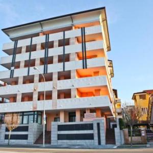 Capitol Apartments