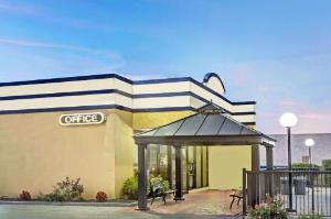 Days Inn by Wyndham Norfolk Military Circle, Norfolk