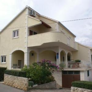 Apartments with parking space Supetar Brac - 2850