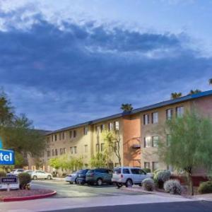 Days Inn & Suites by Wyndham Mesa Near Phoenix